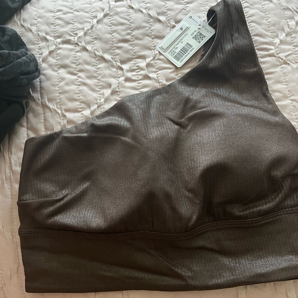 One shoulder sports bra
